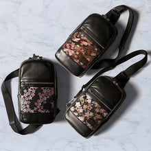 画像をギャラリービューアに読み込む, CAMEO KINRAN SLING BACK PACK カメオ 金襴ボディバッグ