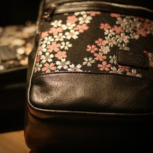 画像をギャラリービューアに読み込む, CAMEO KINRAN SLING BACK PACK カメオ 金襴ボディバッグ