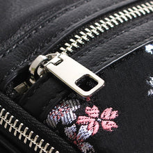 画像をギャラリービューアに読み込む, CAMEO KINRAN SLING BACK PACK カメオ 金襴ボディバッグ